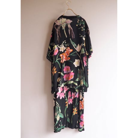 "Anna Maxwell" floral blouse & sleeveless maxi dress