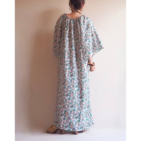 80s〜 flare sleeve floral maxi dress