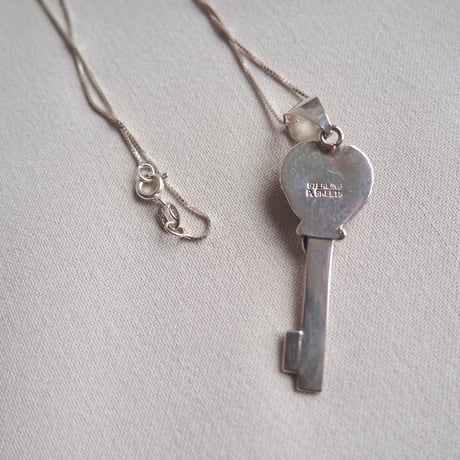 NAVAJO sterling silver conch shell heart necklace