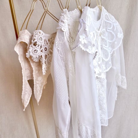 vintage beige lace collar