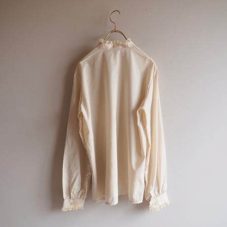 "Morilem" lace ruffle blouse