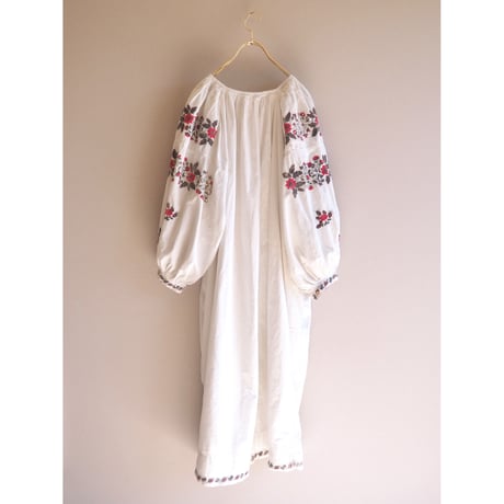 vintage ukrainian embroidered midi dress