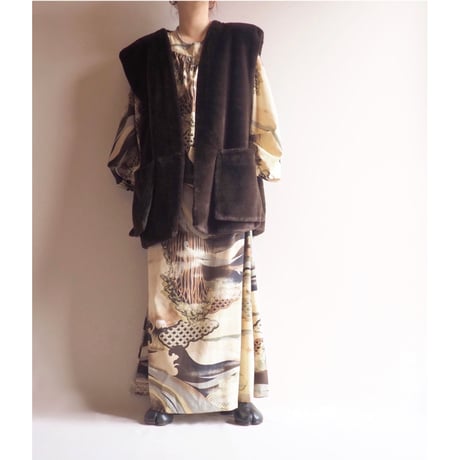 "VISUAL REFERENCE" faux fur design vest