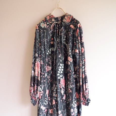 vintage floral balloon sleeve midi dress