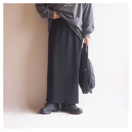 "Bobbie Brooks" black creased maxi skirt