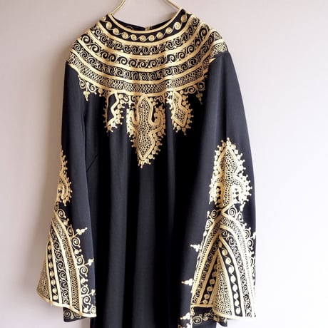 vintage bell sleeve embroidered kaftan dress