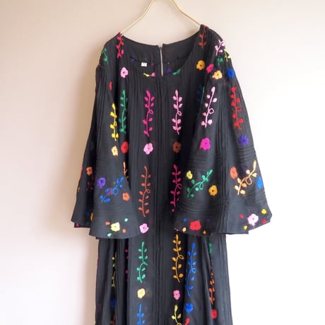 70s Mexican embroidered maxi dress
