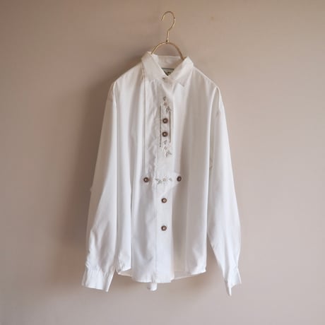 vintage floral embroidered folk blouse