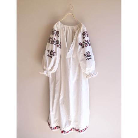 vintage ukrainian embroidered midi dress