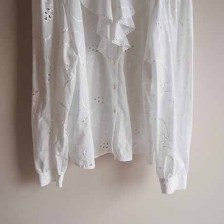 vintage eyelet lace folk ruffle blouse