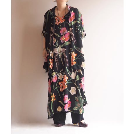 "Anna Maxwell" floral blouse & sleeveless maxi dress