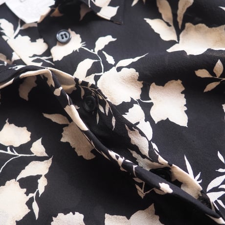 90s "JONES NEW YORK" silk floral blouse