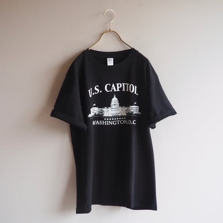 "Tipsy" U.S CAPITOL print t-shirts