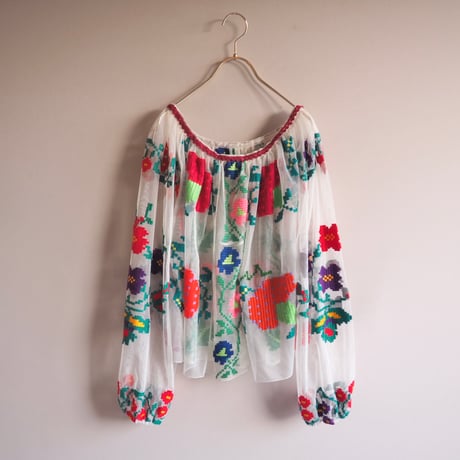 60〜70s romanian sheer embroidered blouse