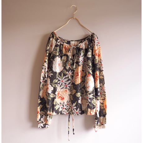 70〜80s metallic floral blouse