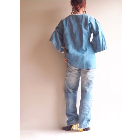 70s angel sleeve peacock embroidered blouse
