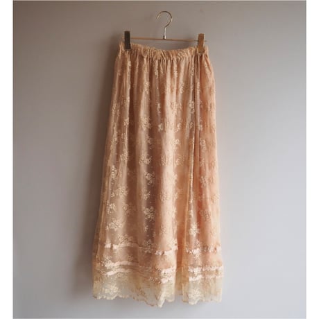 "Soft surrounding" lace maxi skirt
