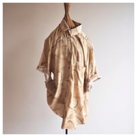 "MODUS OPERANDI" abstract print oversized s/s blouse