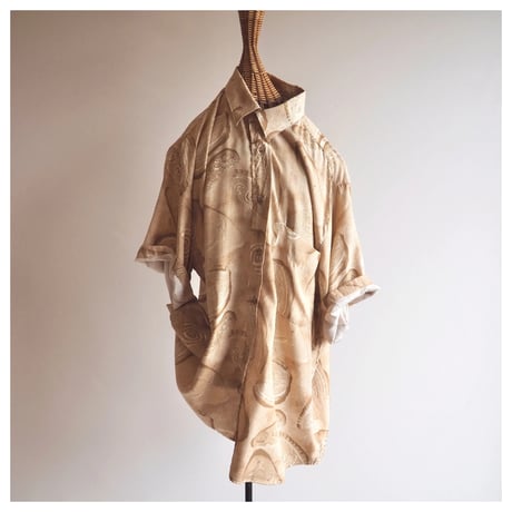 "MODUS OPERANDI" abstract print oversized s/s blouse
