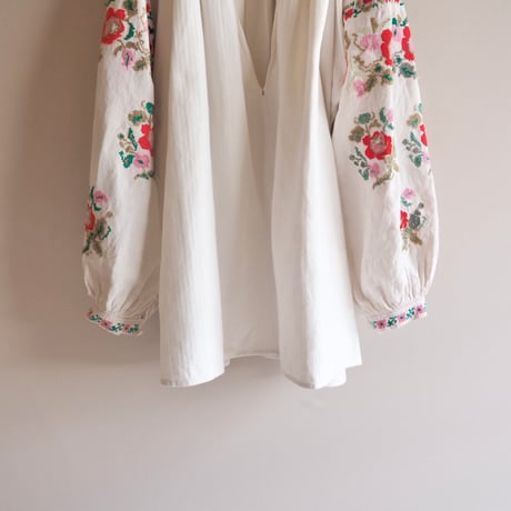 vintage ukrainian embroidered blouse