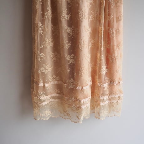 "Soft surrounding" lace maxi skirt