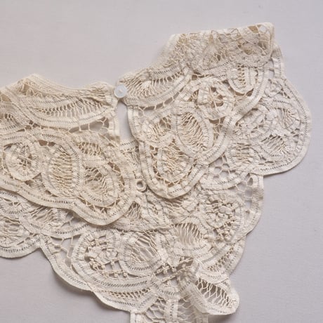 vintage battenberg lace collar
