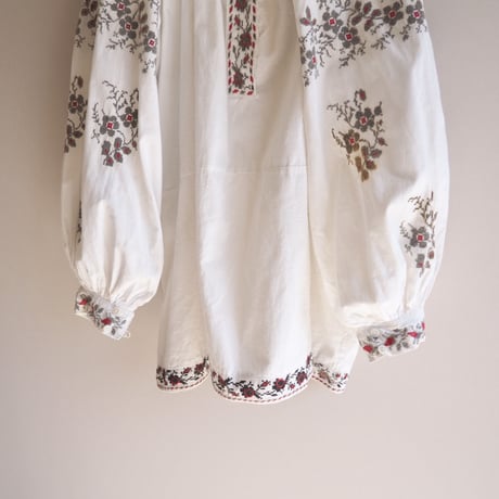 vintage ukrainian embroidered blouse