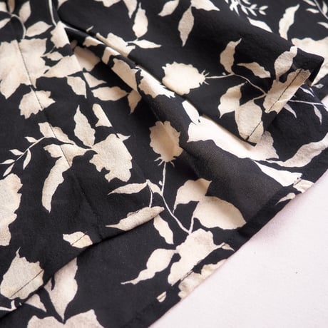90s "JONES NEW YORK" silk floral blouse