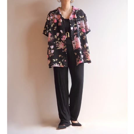 "I.N.STUDIO" black sheer floral s/s blouse