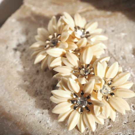 50s plastic flower rhinestone earrings