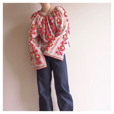 ルーマニア刺繍ブラウス | STORES