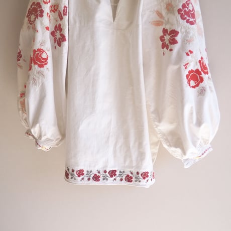 vintage ukrainian embroidered blouse