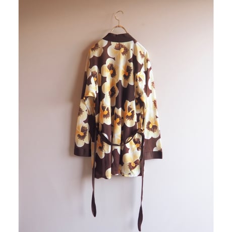 "Finnwear" pansy print robe
