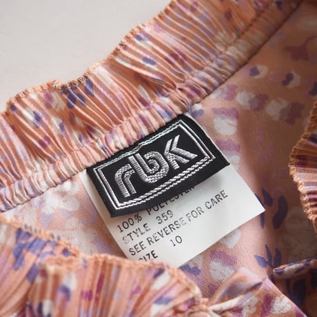 "rbk" pleated collar floral blouse