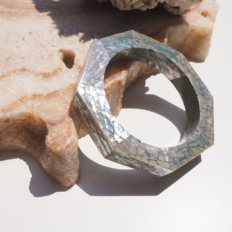 vintage shell octagon bangle