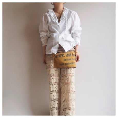 "REGENT" folk lace ruffle blouse