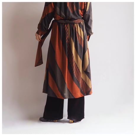vintage dolman sleeve abstract midi dress