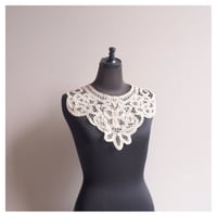 vintage battenberg lace collar