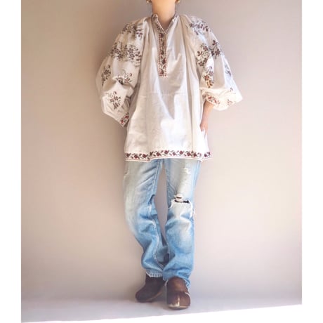 vintage ukrainian embroidered blouse
