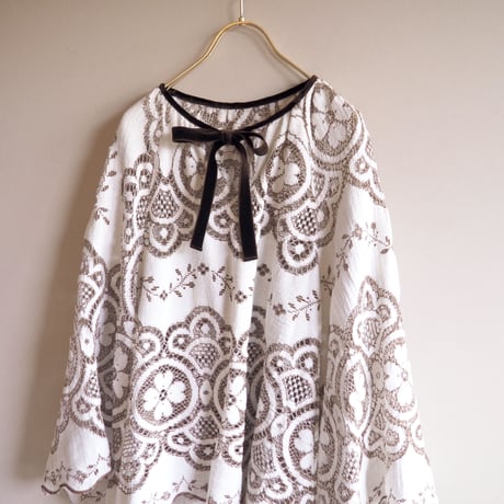 original remake lace blouse (B)