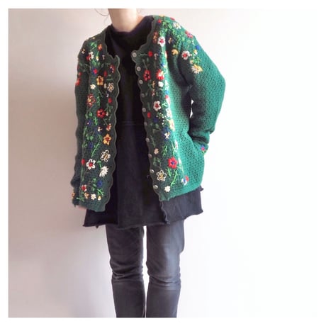 "ALPIN" floral embroidered scallop cardigan