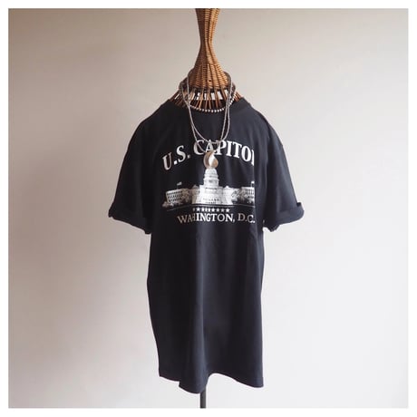 "Tipsy" U.S CAPITOL print t-shirts