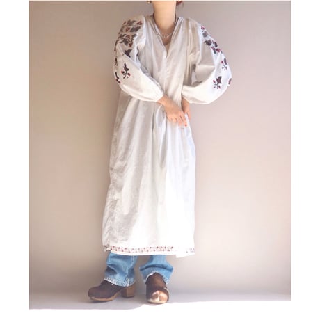 vintage ukrainian embroidered midi dress