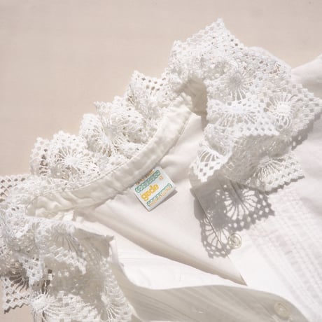 vintage folk lace ruffle blouse