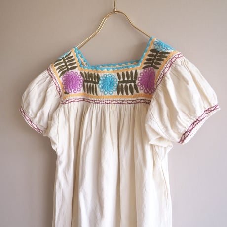 vintage mexican embroidered blouse