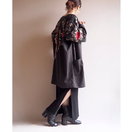 vintage floral embroidered robe