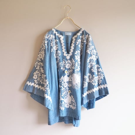70s angel sleeve peacock embroidered blouse