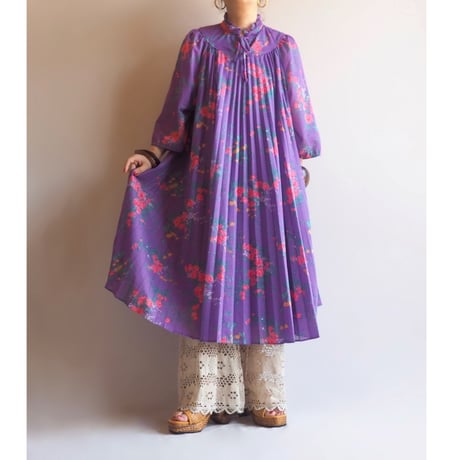 70s floral pleated midi dress