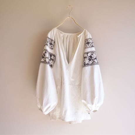 vintage ukrainian embroidered blouse
