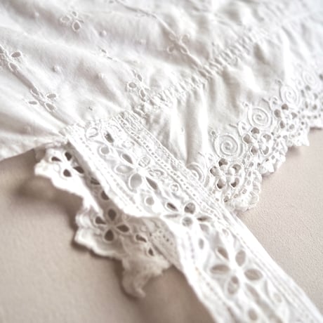 1900〜1920s antique eyelet lace corset cover